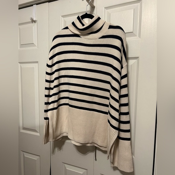 NWOT Striped Gap Turtleneck Sweater - Picture 1 of 9